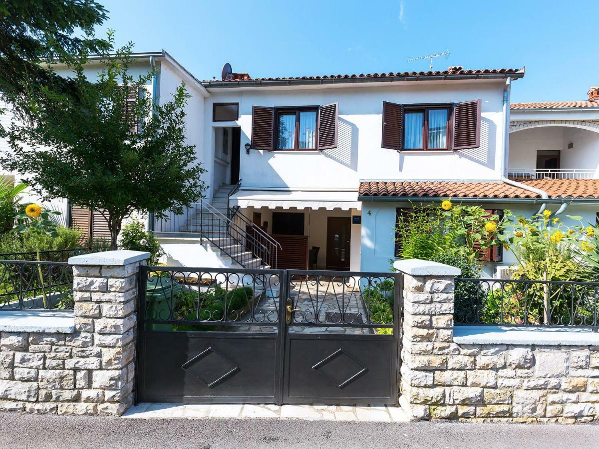 Apartments Nives Poreč Kültér fotó